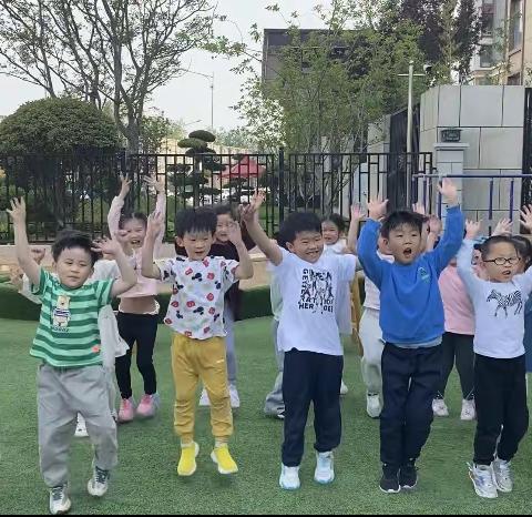 缤纷夏日，温情陪伴