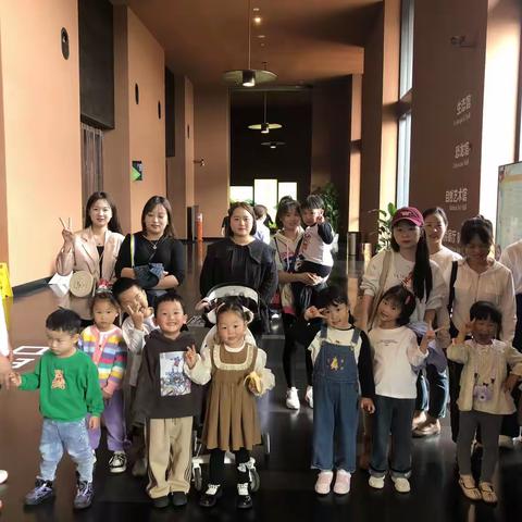 秋风瑟瑟，桂花飘香，伴着桂花香我们开始了新一次的小组活动啦！