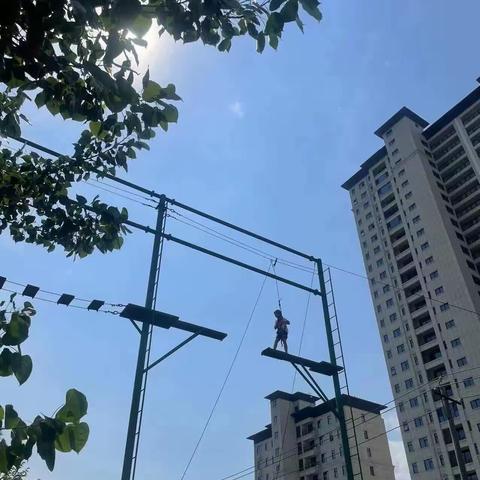 多彩仁厚庄小学的毕业典礼