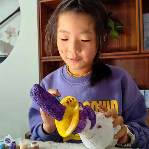 五彩缤纷的寒假生活                                 三年级二班---盖艾洣