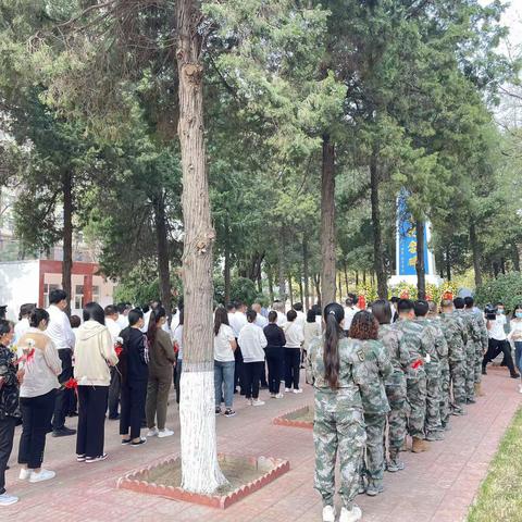 永清县第一小学参加烈士纪念日向人民英雄敬献花篮活动