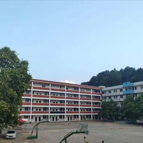 黄沙岭中学召开2022年春季财务内控专题培训会
