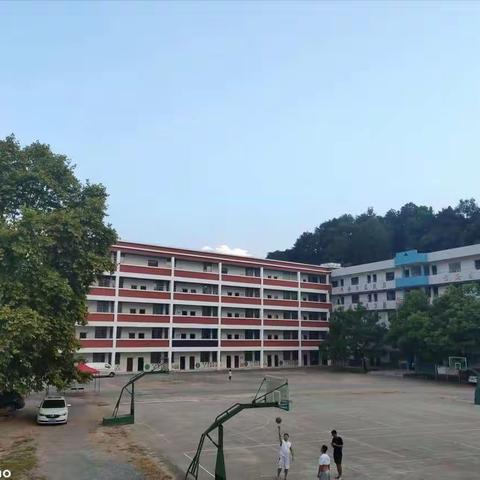 示范引领促提升，立足课堂树标杆——大地中学校长徐高飞“送教下乡”走进黄沙岭中学