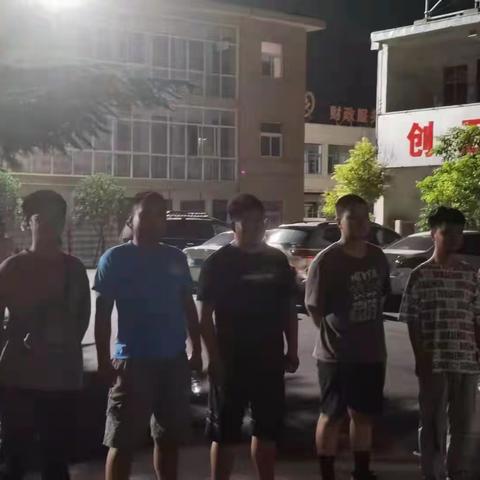 暴雨无情人有情，旅管学子在行动（5）