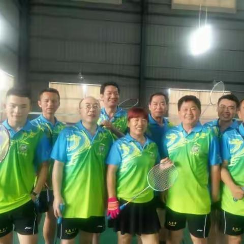 紫金羽毛球队风采！我们的美篇。