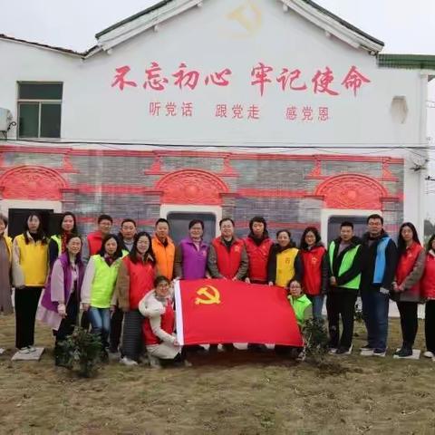 种下百棵常青树 共忆百年党史路