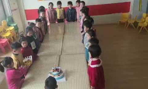 阳光幼儿园☀️大一班姜春利小朋友的生日 Party.