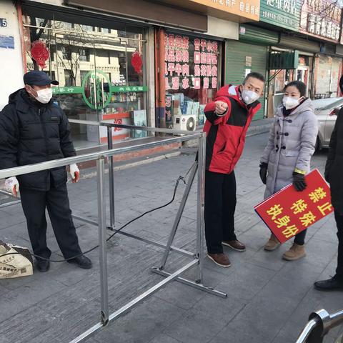 顺城街社区联合开发区管委会为宣采小区加装引导隔离护栏