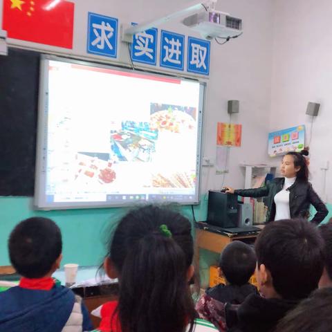 东城东关小学“节约粮食、光盘行动”活动