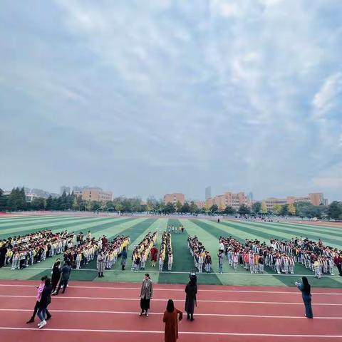 “凝心聚力 绽放精彩”——育才实验学校三年级拔河比赛剪影