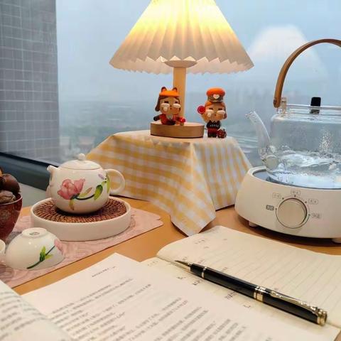 先认识这个世界，然后再坐下来谈谈生活、理想、信仰与爱，谈谈那些不会速朽的东西。