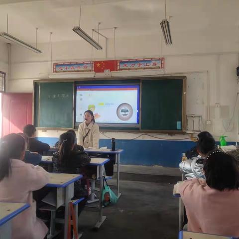 听课共交流，评课促成长——孙店镇中心小学听课评课活动纪实