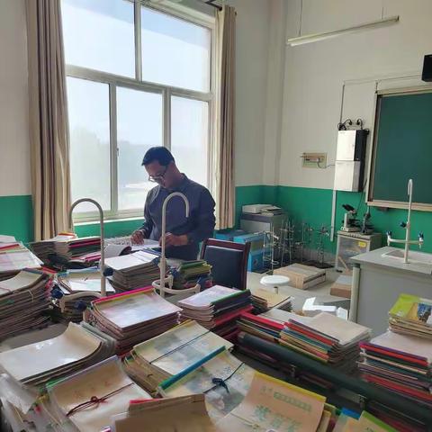 教案作业细检查 落实常规提质量——东乡县第三中学2022学年度第三次教学检查侧记