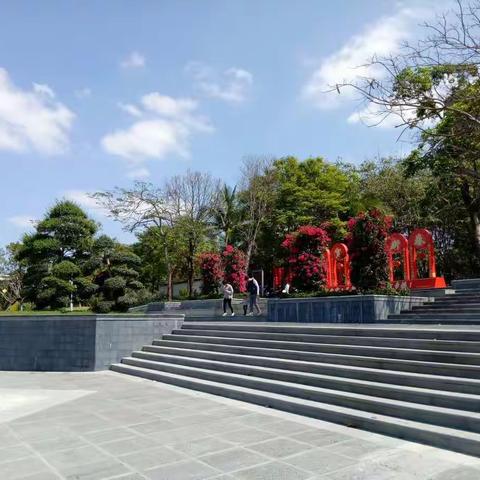 春回大地，阳光中湖