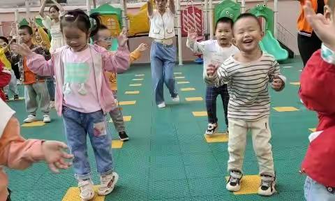 忆童幼儿园苗三班第八周生活日记