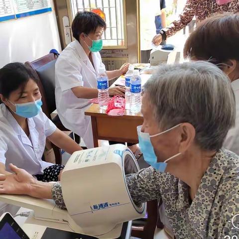 迎端午送安康，田黄镇开展老年人免费查体活动