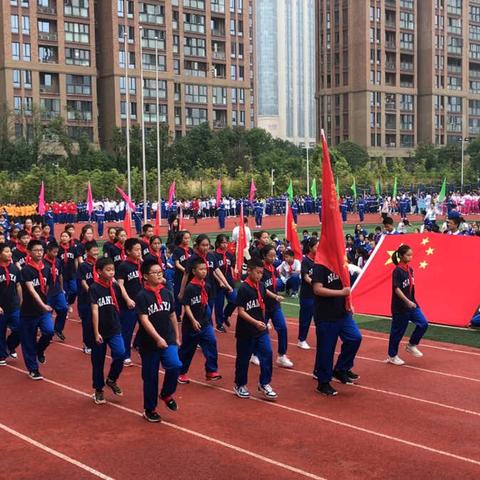 乘风破浪，敢让世界更出色﻿——记初中第一次运动会