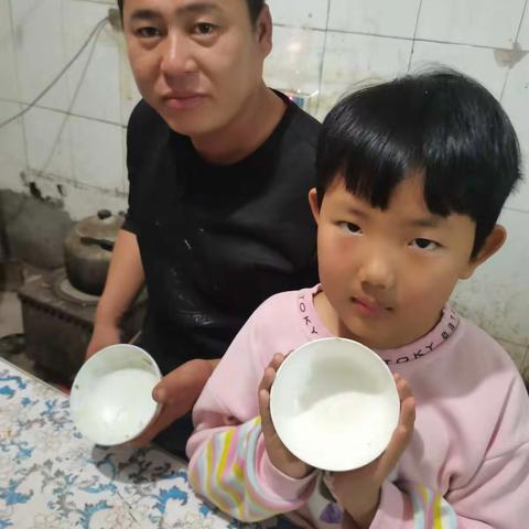 《光盘行动，从我做起》一年一班包子馨