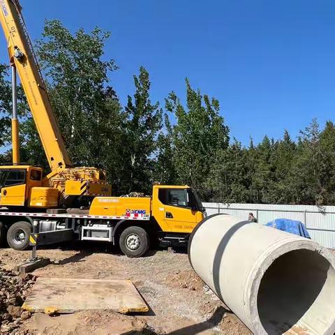 京张项目部承建怀柔水库生活污水外引工程顺利完成顶进