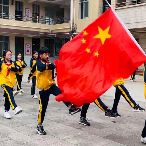 弘扬雷锋精神，争做追锋少年——安铺镇中心学校“学雷锋活动月”主题升旗仪式