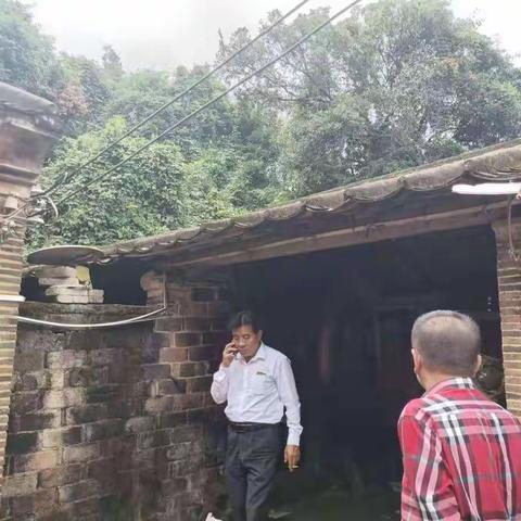 主题：扶贫永远在路上 ，即将卸任的村支部书记 主任何荣成同志 ，不忘初心，站好最后一班岗，带领乡村振兴工作队