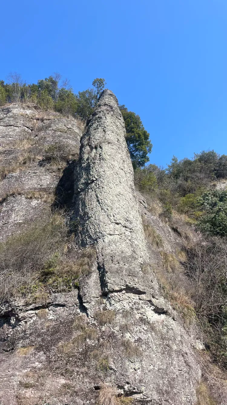 仙居鸡冠岩‍响石山穿越