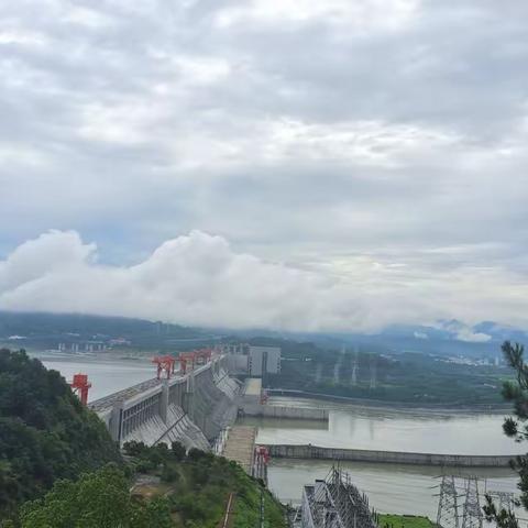 游世界水利之都 观三峡大坝美景