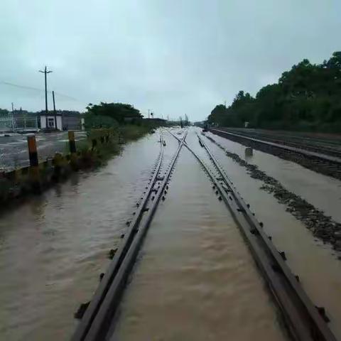 汛期铁路人的未雨绸缪