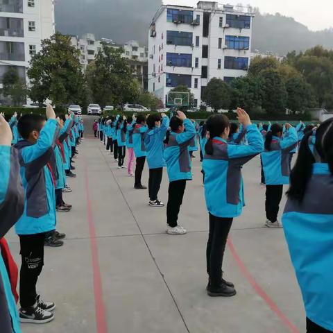 不负春光  梦想起航———黄龙镇中心小学六一班第三周班级纪实