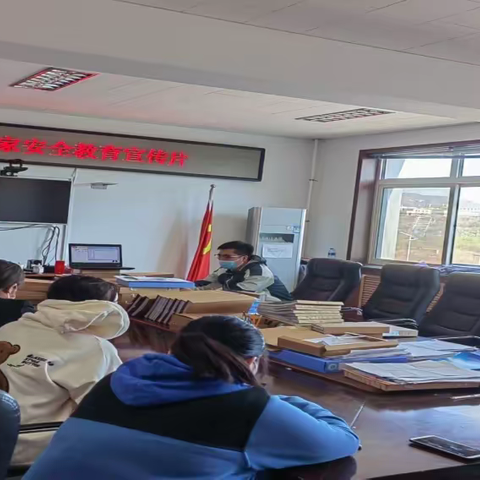 滦河镇开展全民国家安全教育日宣传活动