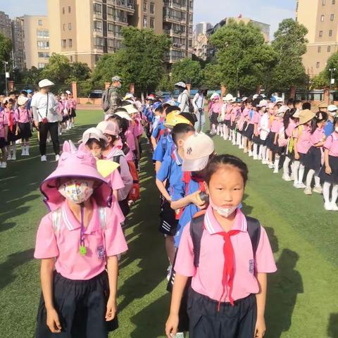 “研”学启智 同心同行——浔南小学乐学13班研学活动