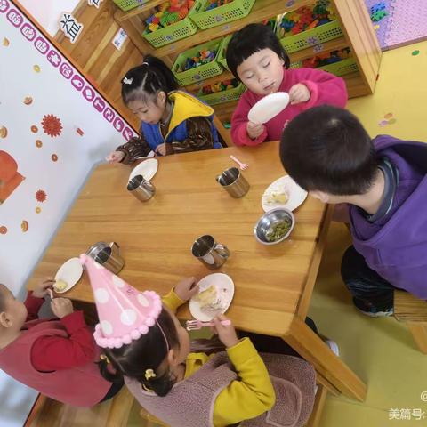 [芦蒲镇三育幼儿]全体小朋友自助进餐🍚