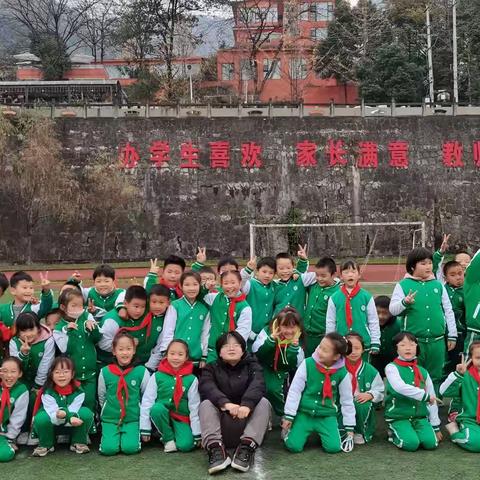 我运动，我快乐——记二年级六班秋季运动会