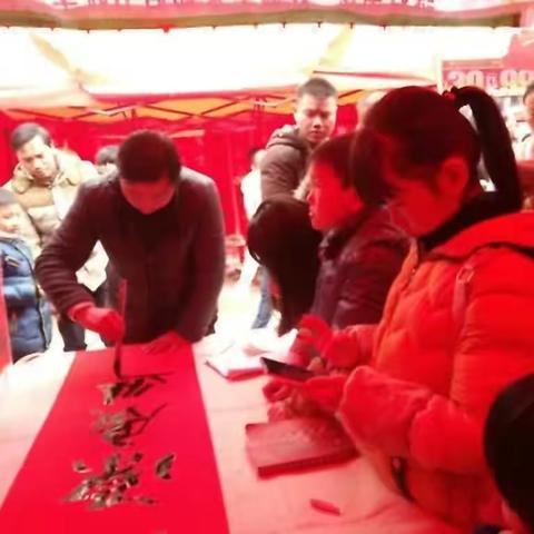 欢迎订制邓启2019春联、乔迁联、婚联、嫁女联、寿联、商业联！订制电话13581286177（附对联文）