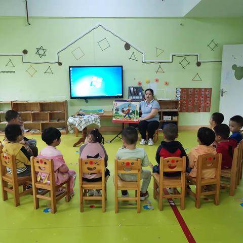 智星幼儿园小班第九周阅读分享《袜子》