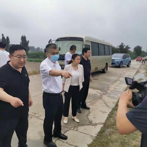 桃城区总河湖长就全区防汛及河湖长制重项工作进行实地调研视察