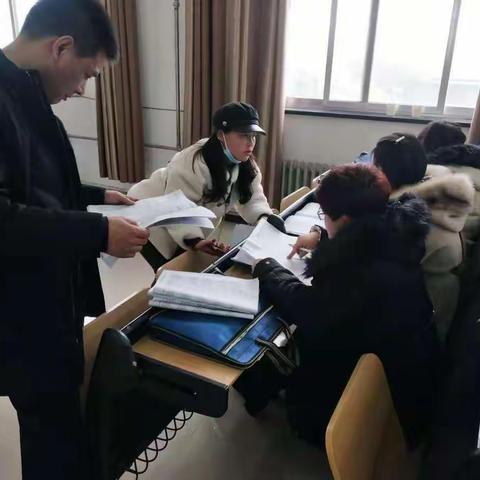 关山街道开展第七次全国人口普查长表审核及比对复查工作