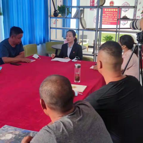 与访惠聚工作队协同合作，为建行棉农资金承接共同奋斗