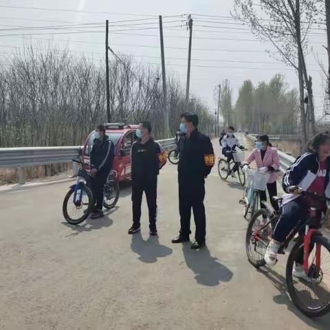 严查交通安全，筑牢安全防线——桑梓镇初级中学严查交通安全