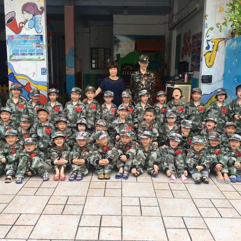 童萌军集团国防军事教育走进小精英幼儿园