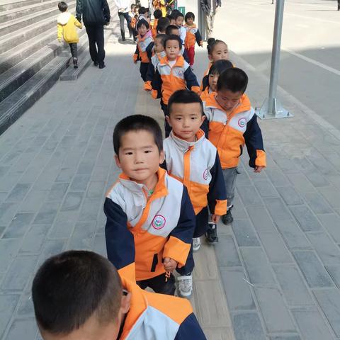 启萌幼儿园与笨宝宝游乐场联谊活动圆满结束