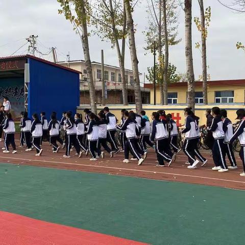 沸腾吧青春，奔跑吧梦想——出头岭镇初级中学阳光体育冬季长跑启动仪式