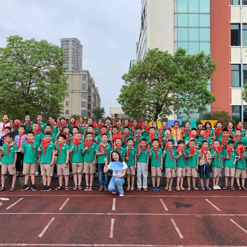 鹰潭市第九小学三（1）班龙虎山研学之旅