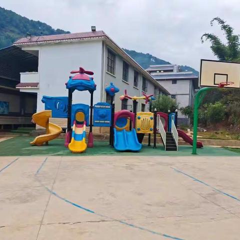 👏👏玉明珠爱心幼儿园招生开始啦！欢迎各位家里有适龄宝贝（3至5周岁）👶👧👦的宝爸宝妈们前来报名。
