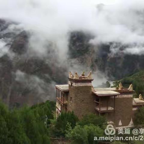 稻城亚丁之旅——《三》甲居藏寨-亚拉雪山观景台-土石林-八美-塔公寺-新都桥-雅江