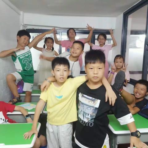 翠谷课外培训中心2020年暑期班总结     积极向上的四年级学生