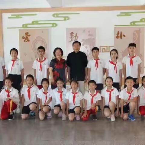 庆“六一”，书法家张殷实先生走进百年名校石麟小学…