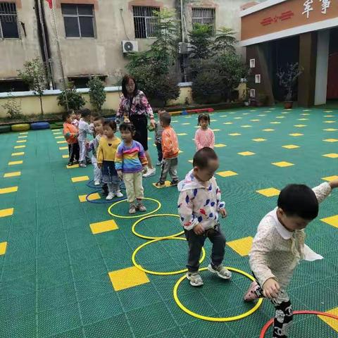 喜羊羊幼儿园小一班:海军班9月29日课程活动展示