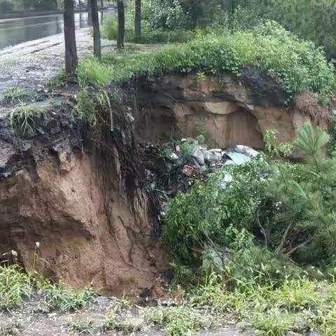 介休公路段全力抢修水毁工程 确保道路安全畅通