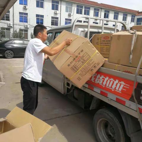 区文旅局配发文艺器材助力文明城创建